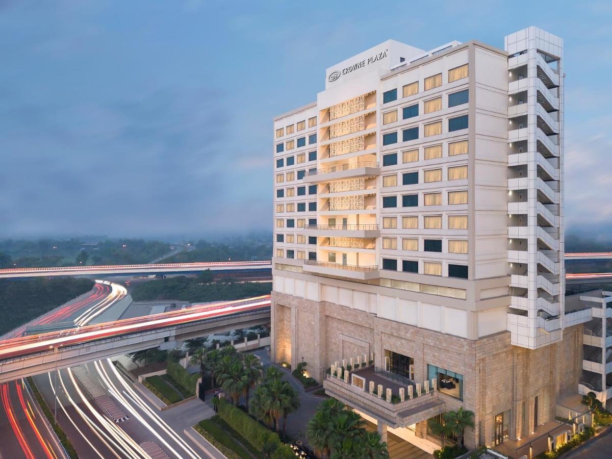 Pankaj Gupta: A Visionary General Manager of Crowne Plaza New Delhi ...